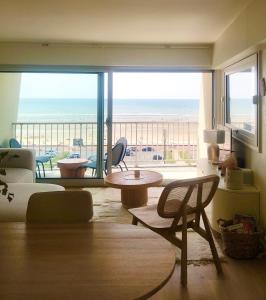 Photo de la galerie de l'établissement Appartement Sunshine - Vue mer magnifique T4 traversant, à Le Touquet-Paris-Plage
