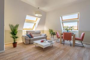 Posedenie v ubytovaní Apartament 24 AbsyntApart Rynek Wrocław