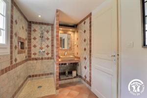 Koupelna v ubytování Villa Mariella + 16 fotografií