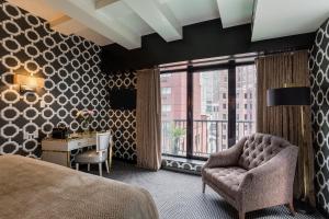 Posezení v ubytování 45 Times Square Hotel