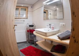 Η κουζίνα ή μικρή κουζίνα στο Rosis Ferienwohnung +44 φωτογραφίες