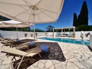 Gallery image of Helios Court Villa in Arillas