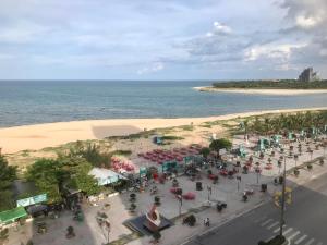 an aerial view of a market on the beach at Thăng Long Hotel in Dong Hoi