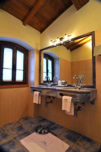 A bathroom at Villa Valentina Spa