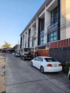 Fotografie z fotogalerie ubytování 市中心4卧6卫别墅/步行街8分钟/门口711 v destinaci Pattaya South