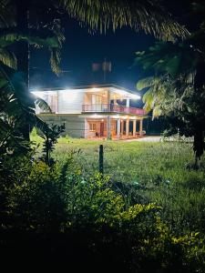 Gallery image of Kashi Farm House in Channarāyapatna