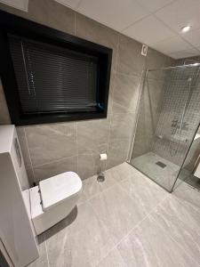 Ένα μπάνιο στο Lom Apartment +4 φωτογραφίες