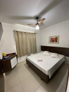 Katil atau katil-katil dalam bilik di Hotel Rota Do Sol +43 gambar