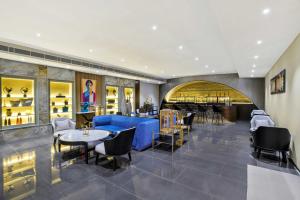 Pramod Lands End Resort, a member of Radisson Individuals的休息区