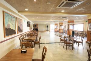 Restauracja lub miejsce do jedzenia w obiekcie Destinos de Sol La Minería Roquetas de Mar