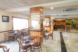 Restauracja lub miejsce do jedzenia w obiekcie Destinos de Sol La Minería Roquetas de Mar
