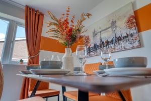 Fotografie z fotogalerie ubytování Luxurious Birmingham Home Private Parking WiFi - near to NEC and QEH v destinaci Longbridge