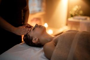 Kúpele alebo wellness v ubytovaní Hotel Przy Dworze