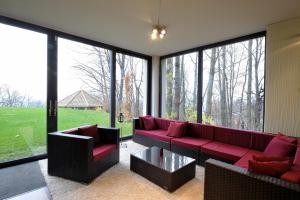 Posezení v ubytování Villa via Lapis - Panoramablick über Dresden - Garten - Pool - Sauna - Luxus