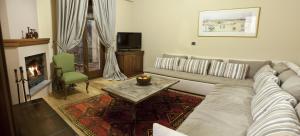Posedenie v ubytovaní Kazarma Hotel