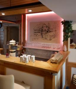 Příslušenství pro přípravu čaje a kávy v ubytování Hotel Klinger