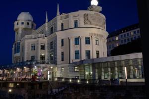 Το κτήριο όπου στεγάζεται  το διαμέρισμα