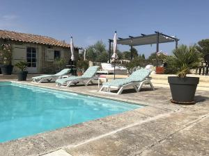Πισίνα στο ή κοντά στο Chambre d'hôtes chez Maguy B-Villa Makeire