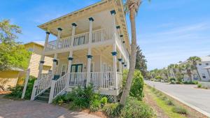 Hoone, kus puhkemaja asub