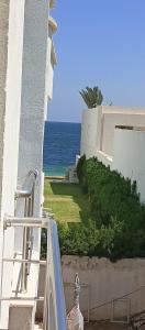 En balkong eller terrasse på Luxury apartment 50 meter to the beach