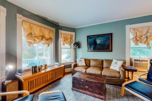 Χώρος καθιστικού στο Beech Street Retreat