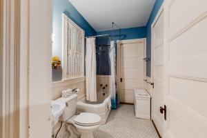 Ένα μπάνιο στο Beech Street Retreat +24 φωτογραφίες