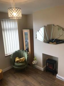 Gallery image of EXECUTIVE SINGLE & DOUBLE ROOMS - Margam, Mountain View, Nr Port Talbot Works, Hospital & Theatre in Port Talbot