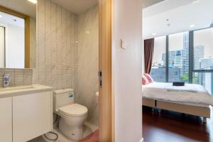 Ένα μπάνιο στο Hyde Sukhumvit 11 Branded Suites +243 φωτογραφίες