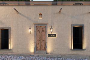 Bilde i galleriet til Le Cottage San Miguel de Allende, Modern Luxury in Centro with Pool & Jacuzzi i San Miguel de Allende