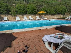 Cozy Farmhouse in Paciano with Private Pool 내부 또는 인근 수영장