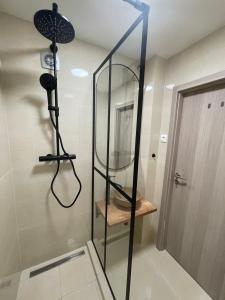 Bathroom sa Spacious apartment near the city centre