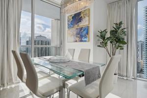 Gambar di galeri bagi LUX 2B-2B at ICON - Water View & 5-Star Amenities di Miami +23 gambar