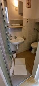 Koupelna v ubytování Apartments & room Ivica Split