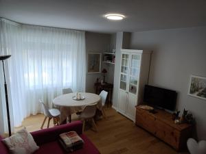 Telewizja i/lub zestaw kina domowego w obiekcie Appartamento Isa