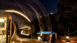 SUITE 19 BUBBLE BY CORTIJO COLOMO内部或周边的泳池