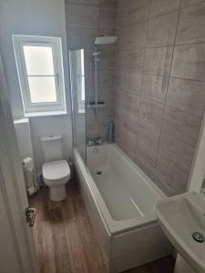 Koupelna v ubytování Pembrokeshire's dream location