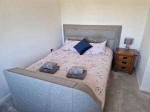 Postel nebo postele na pokoji v ubytování Pembrokeshire's dream location