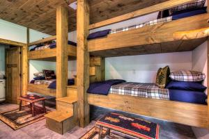 Ένα ή περισσότερα κρεβάτια σε δωμάτιο στο Lindsey Creek Hideaway +45 φωτογραφίες