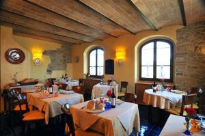 A restaurant or other place to eat at Villa Valentina Spa