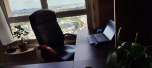 Un lugar para sentarse en Full apt - Top floor - Eiffel Tower Panoramic View