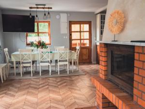 Ảnh trong thư viện ảnh của Large holiday villa with sauna, jacuzzi and pool ở Perlino