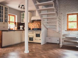 Ảnh trong thư viện ảnh của Large holiday villa with sauna, jacuzzi and pool ở Perlino +46 ảnh