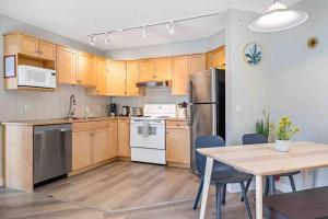 Eldhús eða eldhúskrókur á Lux 2BR 5BD Suite Mountain view!