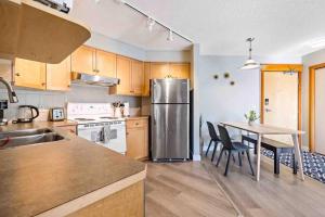 Eldhús eða eldhúskrókur á Lux 2BR 5BD Suite Mountain view!