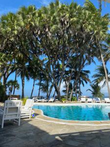 Kolam renang di atau dekat dengan Kilili Baharini Resort & Spa