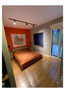 Postel nebo postele na pokoji v ubytování Cosy flat with a garden in central Kadikoy