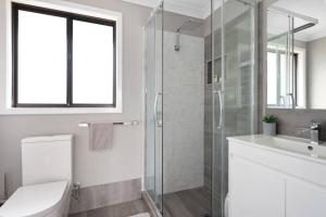 Kopalnica v nastanitvi Spacious 3BR house with a cosy log fire & luxury spa bath