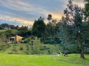 Vonkajšia záhrada v ubytovaní Chalet Guata & Exclusividad & Ubicación estratégica