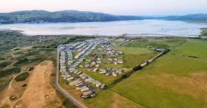 Letecký snímek ubytování Searivers 98Lemmington by the beach Ynyslas, Borth