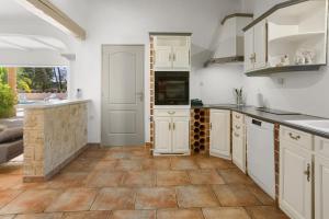 Gallery image of Grande Villa entre Cannes St Tropez in Puget-sur Argens